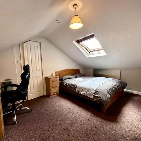 Spacious Room In Dublín Exterior foto