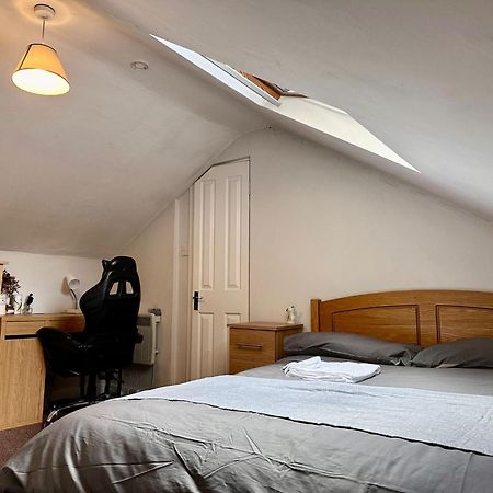 Spacious Room In Dublín Exterior foto